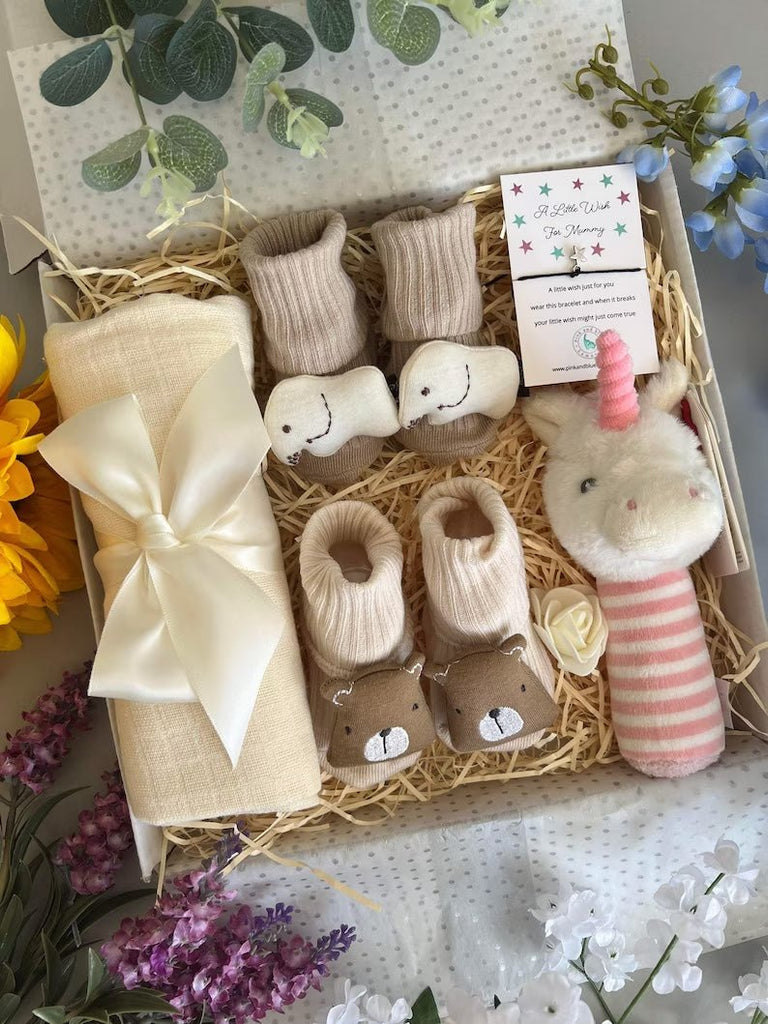 Stunning Elephant and Bear Baby Gift Set - Pink and Blue Hampers